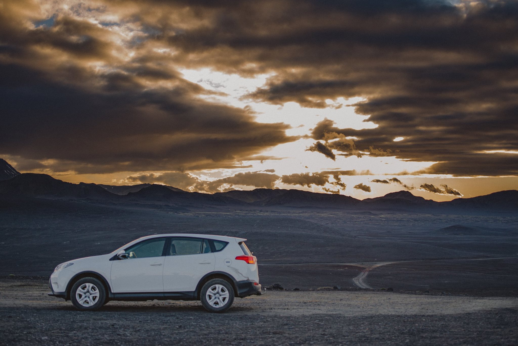 too much filter. But a rav 4 in the middle of nowhere.